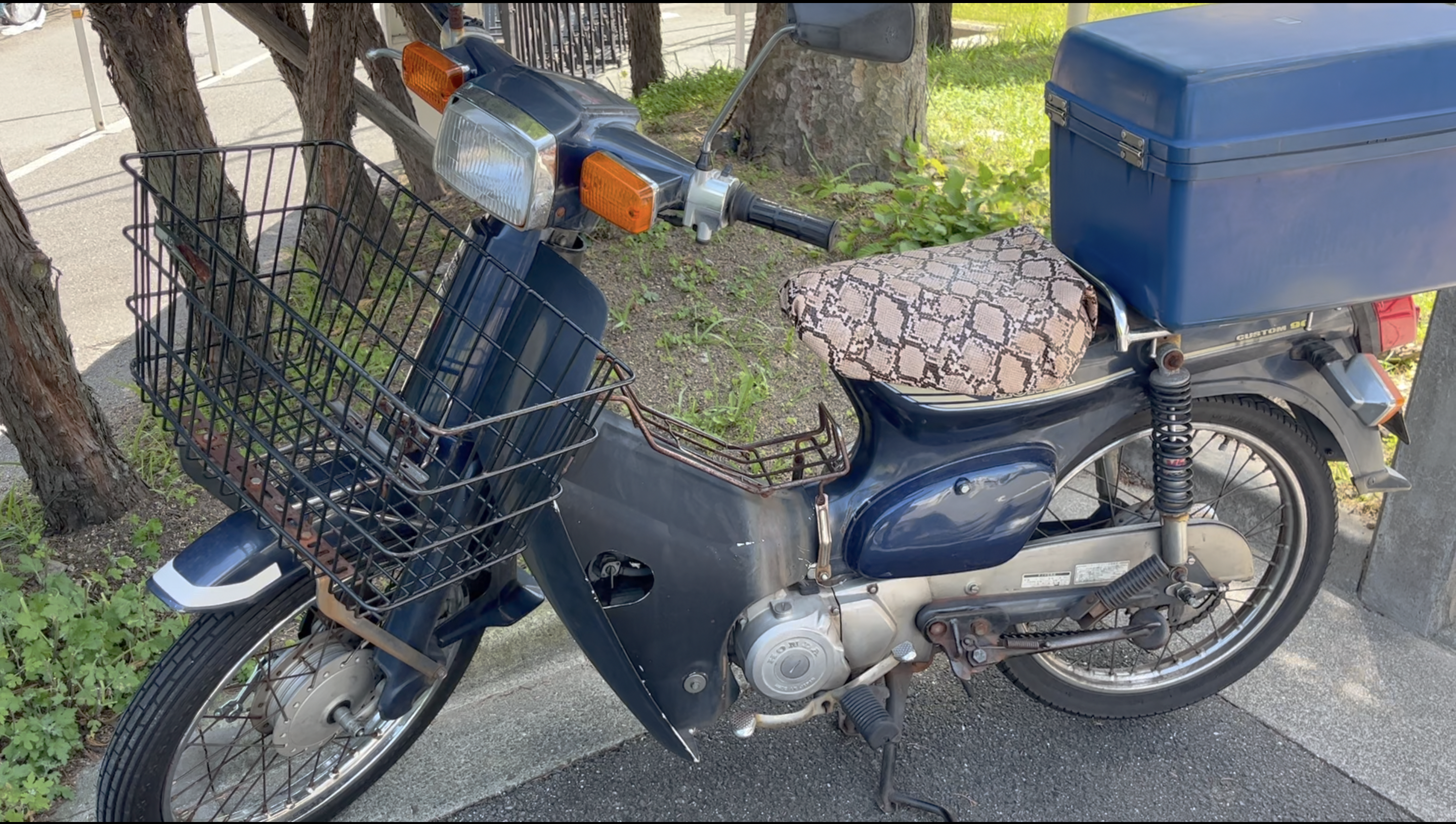 自分でできる！スーパーカブ90の後輪リアタイヤ交換をする方法！ | りゅうちゃんバイク修理.COM